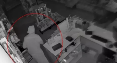 Kadın Kılığına Girip Hırsızlık Yapmış