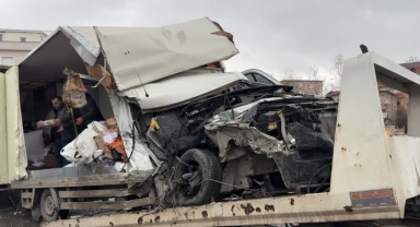 Kamyonet Tırla Çarpıştı, Sürücü Yaralı