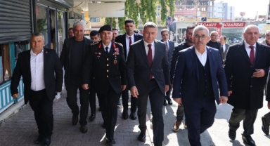 Orgeneral Çardakcı, Adana'da Ziyaretlerde Bulundu