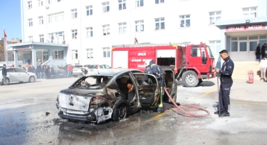 Park Halindeki Otomobil Yandı