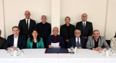 Teröristbaşı Öcalan ''Silah Bırakın'' Çağrısı Yaptı!