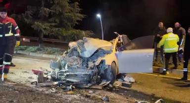 Tıra Arkadan Çarpan Otomobilin Sürücüsü Öldü