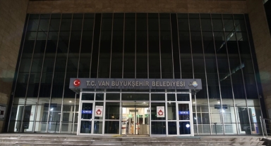 Van Büyükşehir Belediyesi Başkanı Zeydan Görevden Uzaklaştırıldı