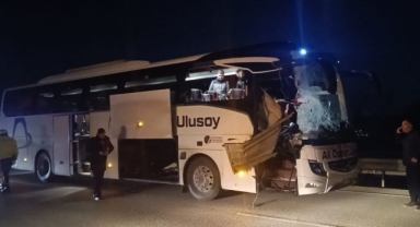 Yolcu Otobüsü Tıra Arkdan Çarptı