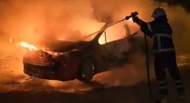 Annesinin Otomobilini Kundakladı