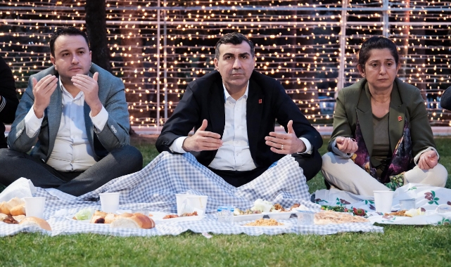 CHP Adana İl Örgütü'nden ''Yeryüzü Sofrası İftarı''