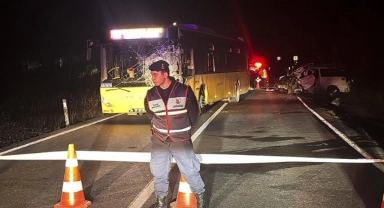 İETT Otobüsüyle Kafa Kafaya Çarpıştı,Öldü