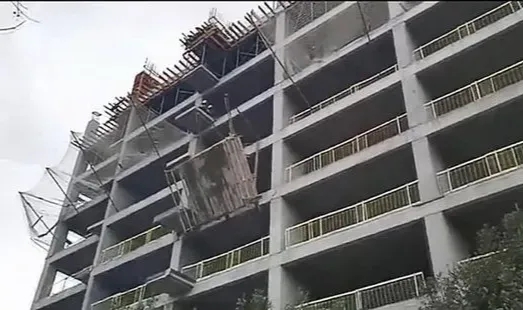 İnşaat İskelesi Çöktü! 2 İşçi Ağır Yaralı