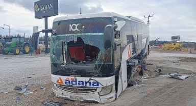 Kontrolden Çıktı, Beton Bariyerlere Çarptı:16 Yaralı