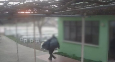 Köy Camisinin Tarihi Halılarını Çaldılar!