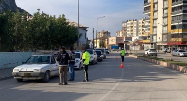 Kozan'da Asayiş Uygulaması:5 Firari Yakalandı