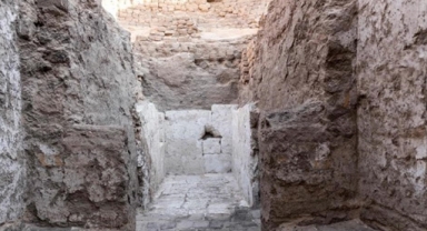 Mısır'da 3 Bin 500 Yıldan Daha Eski Kraliyet Mezarı Bulundu