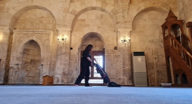 Öğrenciler 1800 Yıllık Ala Cami'yi Bayrama Hazırladı