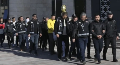 Otelde Balyozlu ve Bıçaklı Kavga:10 Gözaltı