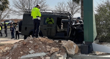 Özel Harekat Aracı Kaza Yaptı:6 Polis Yaralı