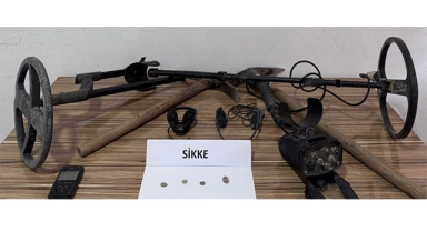 Roma ve Bizans Dönemine Ait 4 Sikke Ele Geçirildi