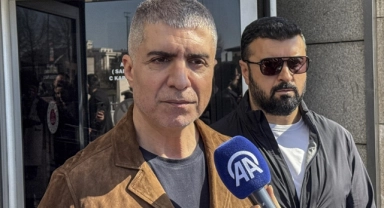 Sanatçı Özcan Deniz "İmar Kirliliğine Neden Olmak" Suçundan İfade Verdi