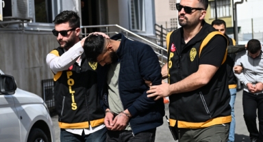 Sokak Ortasında Dövmüşlerdi,2 Tutuklama