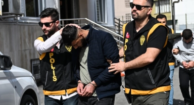 Sokak Ortasında Dövmüşlerdi,2 Tutuklama