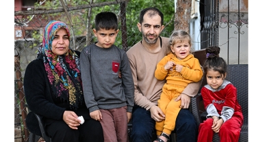 3 Yaşındaki Naz Yeni İşitme Cihazına Kavuştu