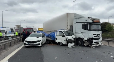 Anadolu Otoyolu'nda Zincirleme Trafik Kazası