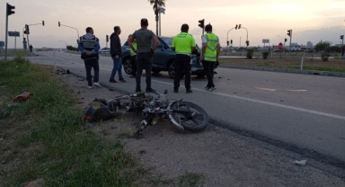 Ciple Çarpıştı, Yola Savruldu:2 Ağır Yaralı