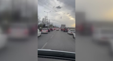 Fermuar Yöntemiyle Ambulansa Yol Verdiler