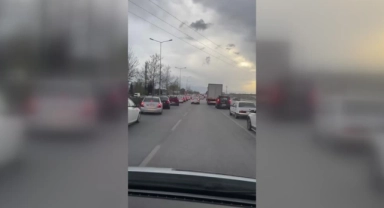 Fermuar Yöntemiyle Ambulansa Yol Verdiler