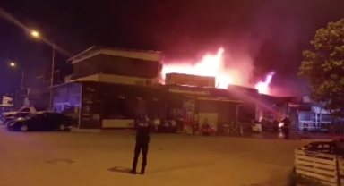 Hırdavat Dükkanı Kundaklandı:2 Tutuklama