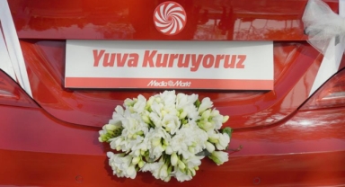 MediaMarkt Türkiye, Kampanyasını Gelin Arabasıyla Tanıttı