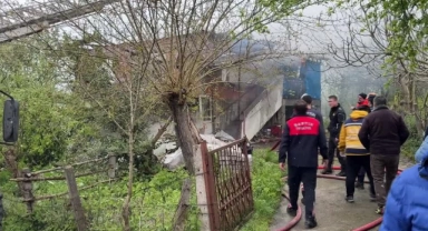 Müstakil Evde Yangın:Yaşlı Kadın Öldü