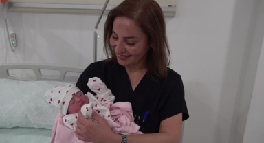 Nuray Ebe, 29 Yıldır Annelerin Kucağına "Mutluluk" Bırakıyor