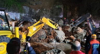 Oto Yıkamacıda Heyelan! Baba ve 2 Kızı Öldü