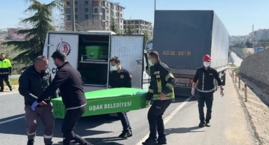 Motosiklet İle Tır Çarpıştı:1 Ölü