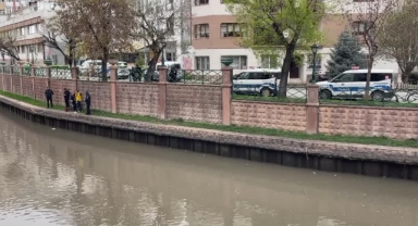 Porsuk Çayı'nda Erkek Cesedi Bulundu