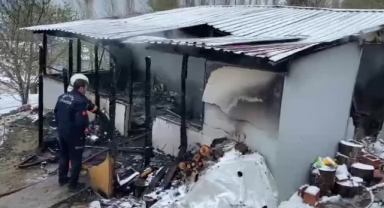 Prefabrik Evde Yangın Çıktı:2 Ölü