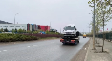 Servis Minibüsü Devrildi:2 Yaralı