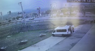 Tır İle Otomobil Çarpıştı:2 Ölü