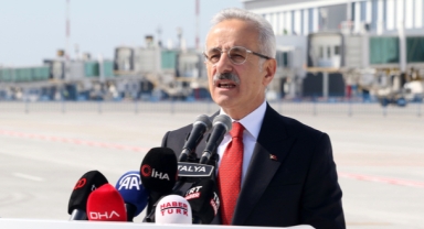 Uraloğlu, Antalya Havalimanı'nda konuştu