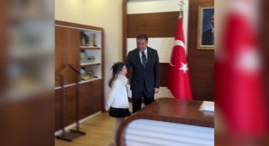 Yentür, 23 Nisan Dolayısıyla Makamını Çocuklara Devretti