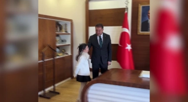 Yentür, 23 Nisan Dolayısıyla Makamını Çocuklara Devretti