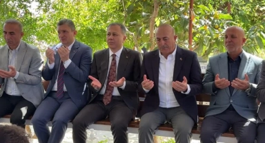 Yerlikaya'dan Eski Dışişleri Bakanı Çavuşoğlu'na Taziye Ziyareti