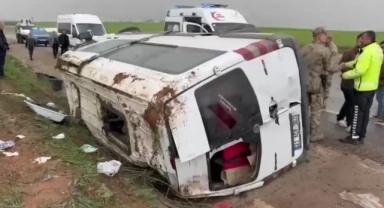 Yolcu Minibüsü Devrildi:7 Yaralı