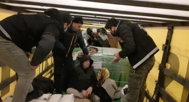 Yurt Dışına Kaçmaya Çalışırken Yakalandılar