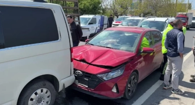Zincirleme Trafik Kazası:2 Yaralı
