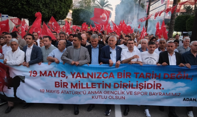 Adanalılar 19 Mayıs'ı Coşkuyla Kutladı