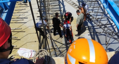 Dengesini Kaybetti,Havuza Düştü