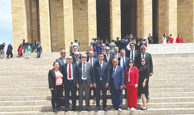 ''Gelecek Sizindir, Biz Sadece Anahtarız!''