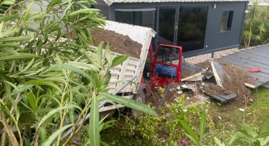 Kontrolden Çıktı, Ofise Daldı!