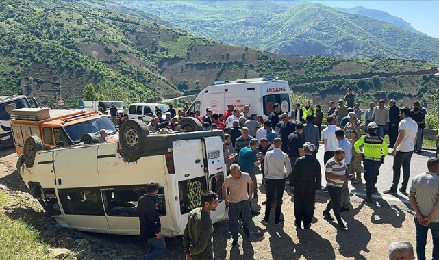 Öğrenci Servisi Devrildi:14 Yaralı